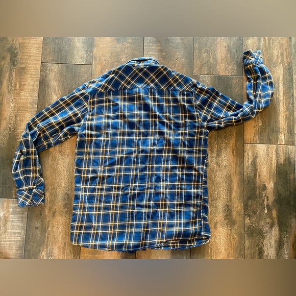 Men XL, Quiksilver Flannel Retail: $66 - Picture 3 of 8